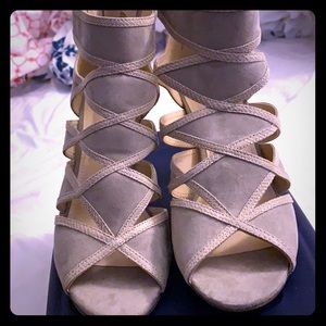 Liz Claiborne Taupe heels